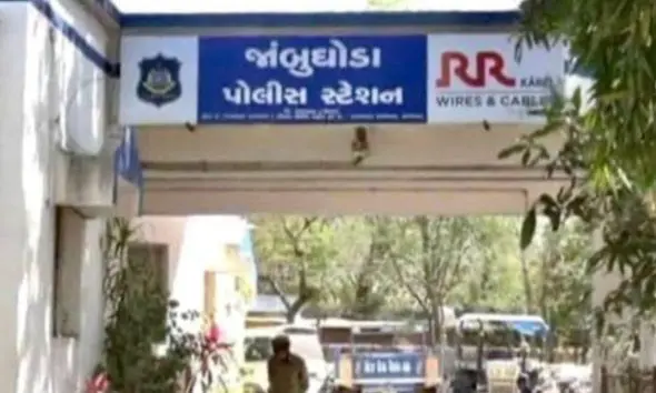 Panchmahal News: જાંબુઘોડા-બોડેલી હાઈવે પર કાળમુખું જેસીબી નિવૃત વન કર્મચારીનો કાળ બન્યું, સાસરીમાંથી પરત ફરતી વખતે અકસ્માત નડ્યો