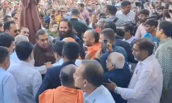 Botad: ઉદ્યોગપતિ મુકેશ અંબાણી પુત્ર અનંત સાથે સાળંગપુર ધામમાં, કષ્ટભંજન દેવના દર્શન કરી ધન્યતા અનુભવી