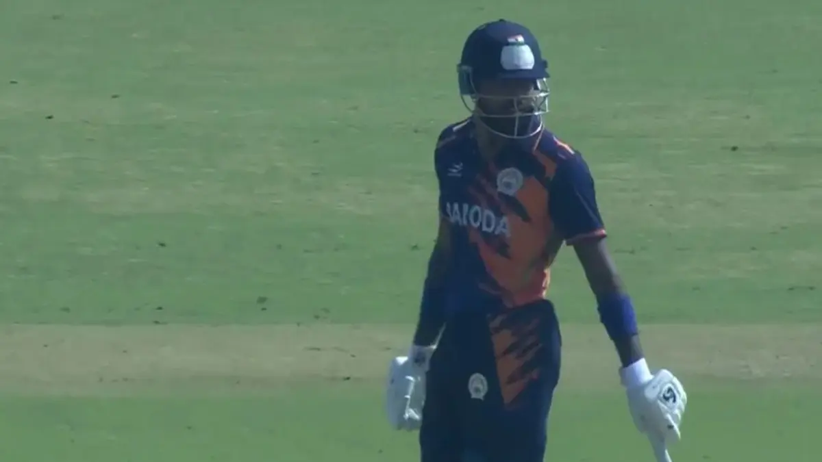 hardik-pandya-hit-century-with-5-sixes-in-over-viajy-hazare-trophy-667364