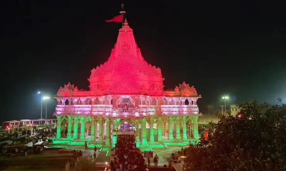 પ્રભાસ તીર્થ તિરંગી રોશનીમાં ઝળહળ્યું : પ્રજાસત્તાક પર્વ અને સોમનાથ સ્વાભિમાન પર્વનું દૈવીય સંગમ