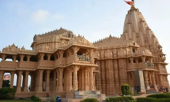 Gujarat Somnath Temple: સોમનાથ મંદિરની મુલાકાત લેવા માંગો છો? જાણો કેવી રીતે પહોંચવું, ક્યાં રોકાવું અને કેટલો થશે ખર્ચ