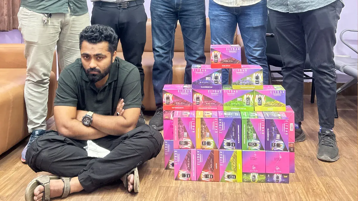 Surat News: સુરતમાંથી પ્રતિબંધિત ઈ સિગારેટ ઝડપાઈ, 14.50 લાખની ઈ સિગારેટ જપ્ત કરાઈ