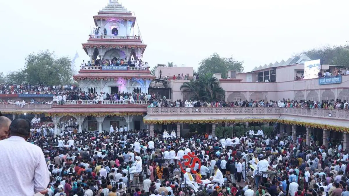 Santaram Maharaj Samadhi Mahotsav: સંતરામ મંદિરમાં શ્રદ્ધાનું ઘોડાપૂર ઉમટ્યું, 1000 મણની સાકર વર્ષાથી સર્જાયો અલૌકિક નજારો