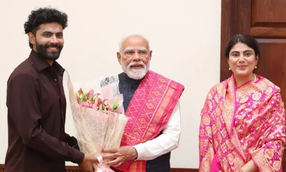 Jamnagar: ગુજરાતના શિક્ષણ મંત્રી રિવાબાએ પતિ રવિન્દ્ર જાડેજા સાથે વડાપ્રધાન નરેન્દ્ર મોદીની મુલાકાત લીધી, લખ્યું- 'ગૌરવની ક્ષણ'