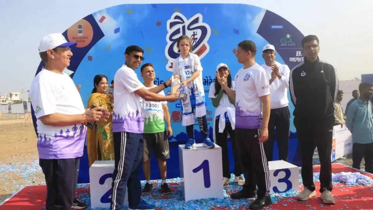 7-year-old-girl-completes-half-marathon-in-chhota-udepur-sets-new-record-689527
