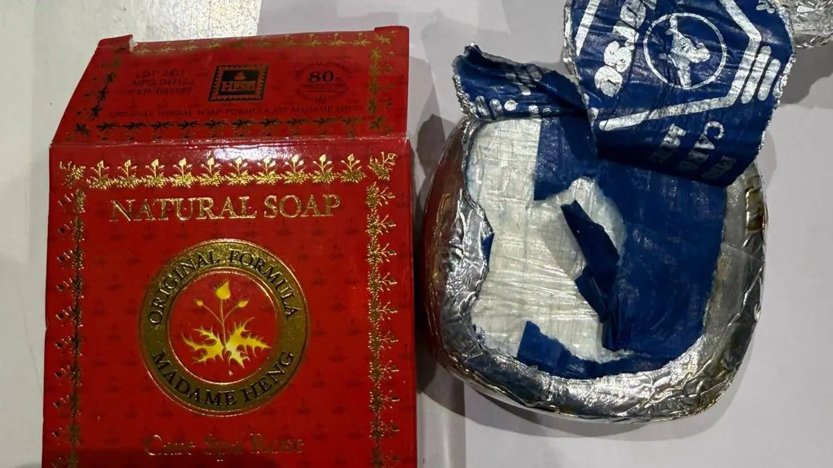 Ahmedabad: એરપોર્ટના કસ્ટમ વિભાગે ડ્રગ્સ માફિયાના મનસુબા પર પાણી ફેરવ્યું, મલેશિયાથી રૂ. 30 કરોડનું હેરોઈન લઈને આવેલો પેડલર ઝડપાયો