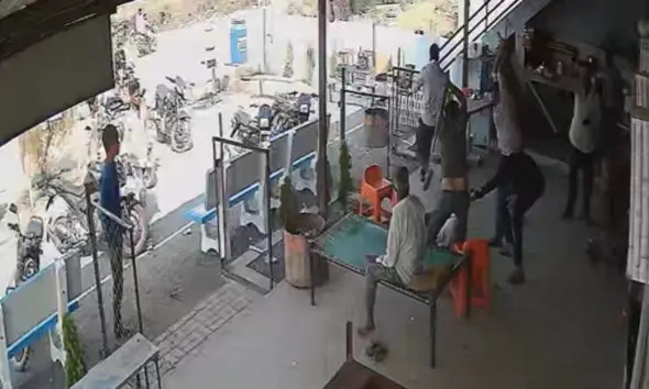 Morbi: પાનેલીમાં નજીવી બાબતે યુવાન પર જીવલેણ હુમલો, "બાઈક આગળ કેમ કાઢી?" કહી તૂટી પડ્યા આરોપી