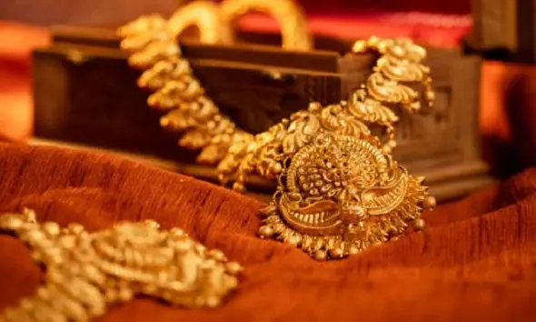 Gold Silver Price Today Surat: સુરતમાં સોનાના ભાવમાં મોટો ઘટાડો, અહીં ચેક કરો લેટેસ્ટ દર