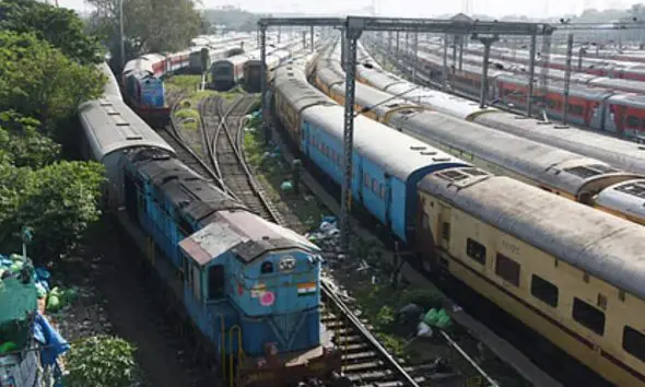 Railway News: પશ્ચિમ રેલવેનો મોટો નિર્ણય; ભાવનગર મંડળની મુખ્ય ટ્રેનોમાં કાયમી ધોરણે જનરલ કોચ વધારવામાં આવ્યા