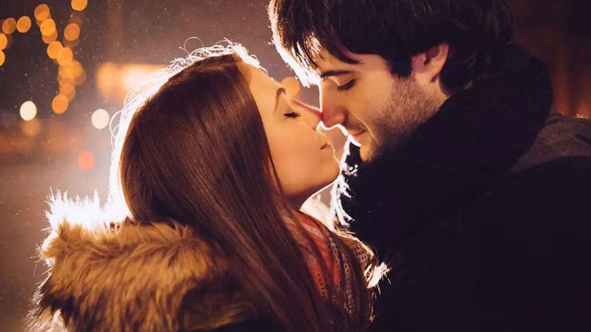 Kiss Day Wishes in Gujarati 2026: વેલેન્ટાઈન ડે પૂર્વે પ્રેમની અભિવ્યક્તિનો ખાસ અવસર; રોમેન્ટિક કવિતાઓ દ્વારા જીવનસાથીને પાઠવો અનોખી શુભકામનાઓ