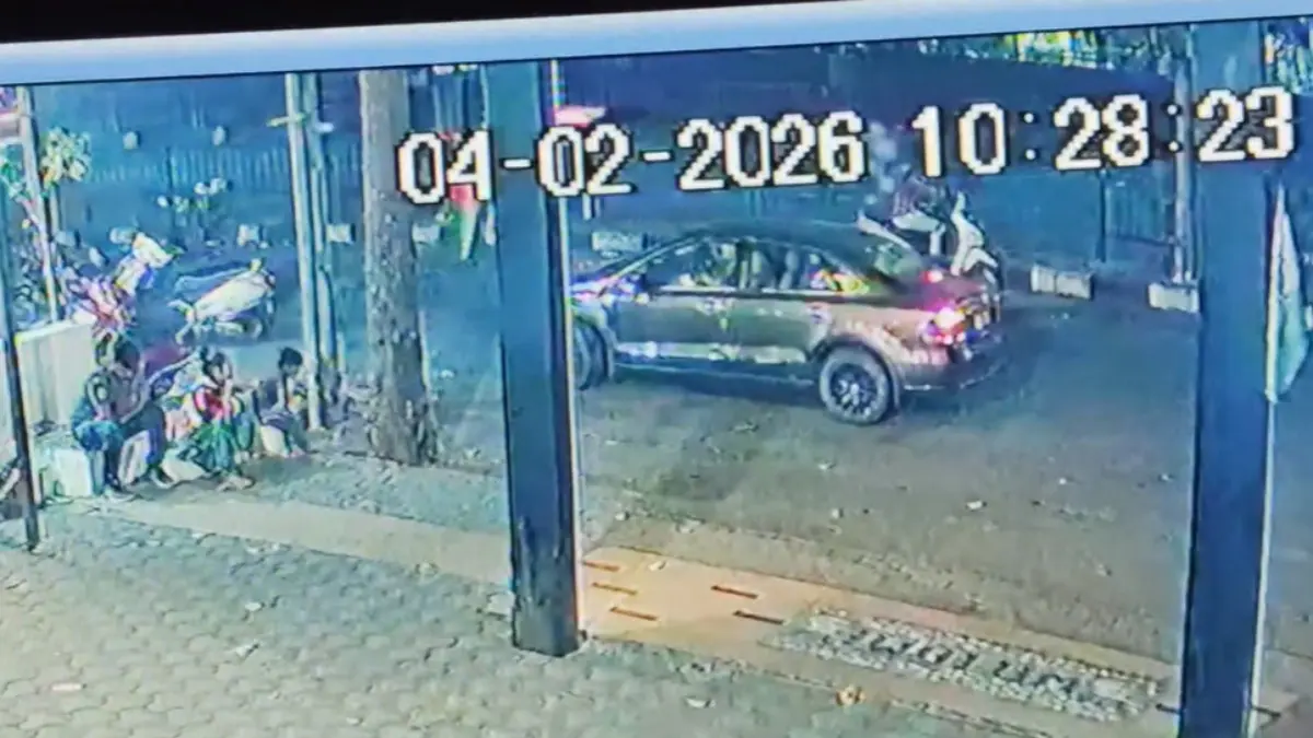 Surat: ટ્રાફિક ક્લિયર કરાવતા પોલીસકર્મી પર થયો હુમલો, ચાર લોકો સામે ફરિયાદ; હુમલાખોરની કારમાંથી મળ્યો ભાજપનો ખેસ