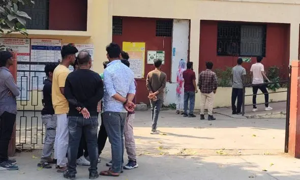 vadodara-news-maintenance-worker-dies-after-falling-from-17th-floor-at-agora-city-centre