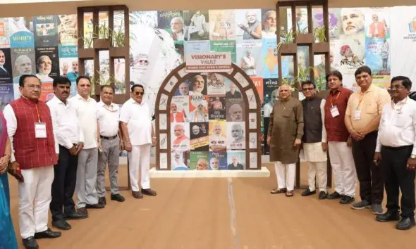 સુરતમાં પુસ્તક, પુષ્પ અને કલાનો ત્રિવેણી સંગમઃ સુરતીલાલાઓ 1 માર્ચ સુધી સાહિત્ય, શિલ્પ અને પ્રકૃતિના ઉત્સવને માણશે; જુઓ તસવીરો