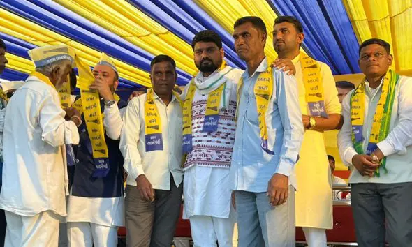 નર્મદામાં રાજકીય ભૂકંપ, ભાજપ-કોંગ્રેસના 1000થી વધુ લોકો AAPમાં જોડાયા