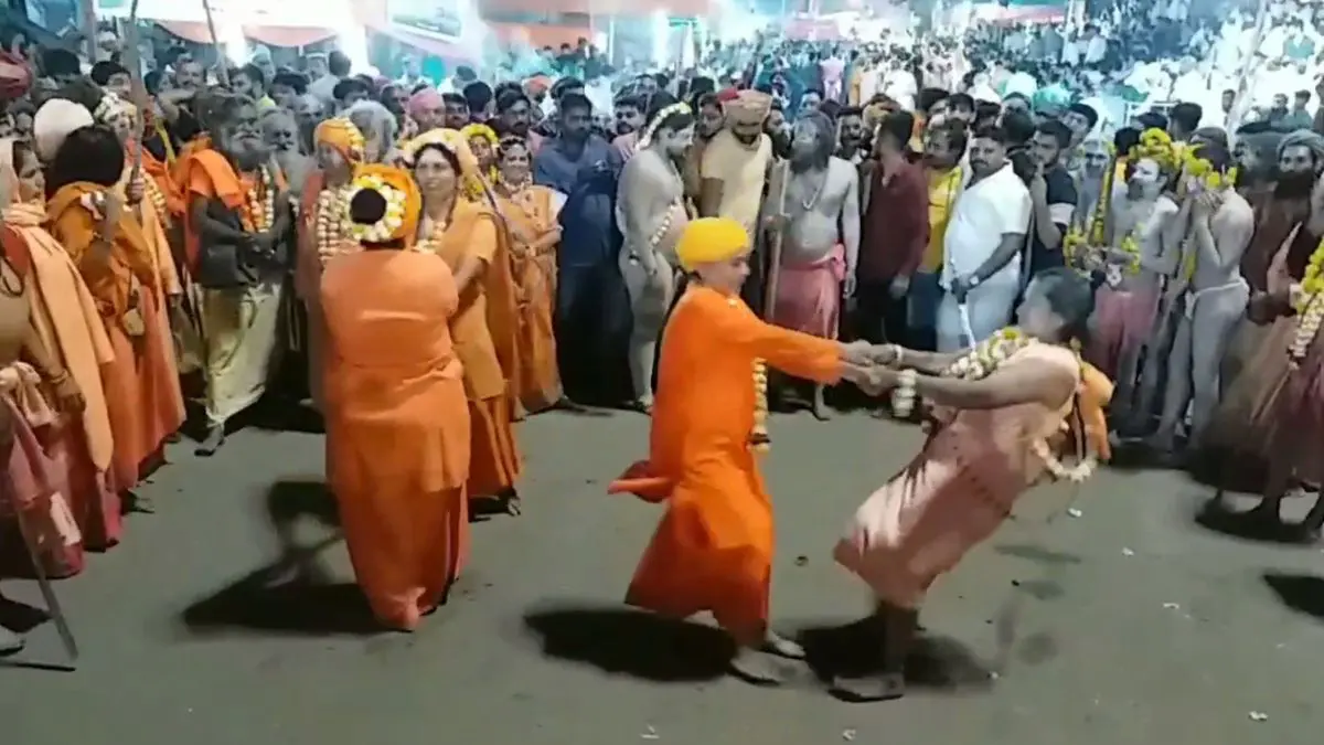 Mahashivratri 2026: મૃગીકુંડમાં સાધુઓના સ્નાન સાથે મહાશિવરાત્રિ મેળાની પૂર્ણાહુતિ; શાહી રવેડીમાં વિદેશીઓ સહિત મોટી સંખ્યામાં ભક્તો હર હર મહાદેવના નાદ સાથે ઝુમી ઉઠ્યા