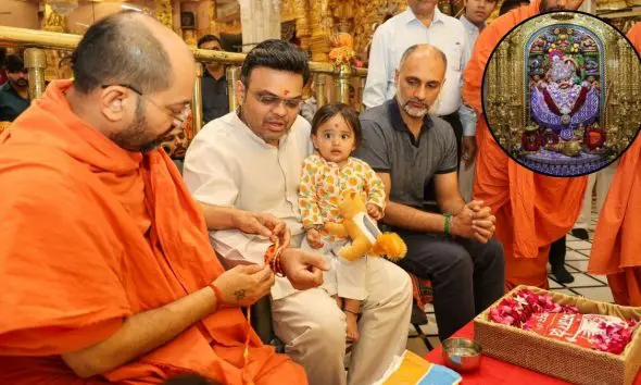 સાળંગપુરધામ: ICC ચેરમેન જય શાહે કષ્ટભંજનદેવના શરણે ટેકવ્યું શીશ; સુપુત્રની પેંડા અને સુખડીથી કરી તુલા