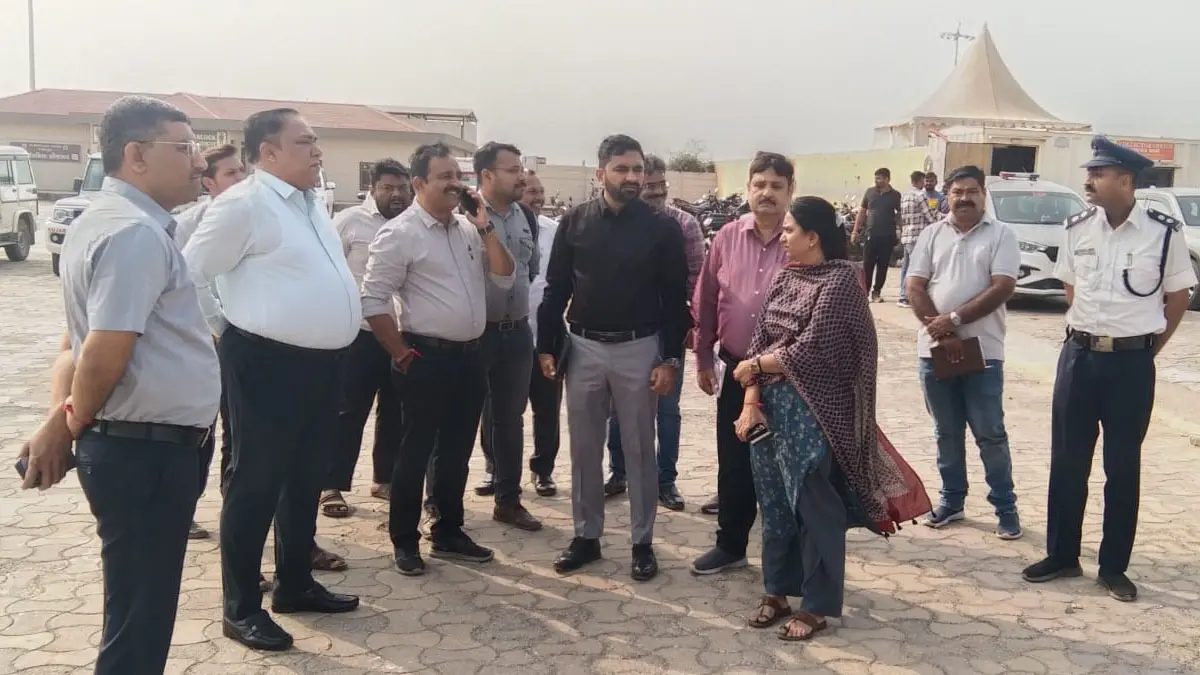 Mahashivratri 2026: મહાશિવરાત્રી પૂર્વે સોમનાથ મંદિર સહિતની સ્થળ-સમીક્ષા કરતા કલેક્ટર, 14થી 16 ફેબ્રુઆરી સાંસ્કૃતિક કાર્યક્રમો યોજાશે