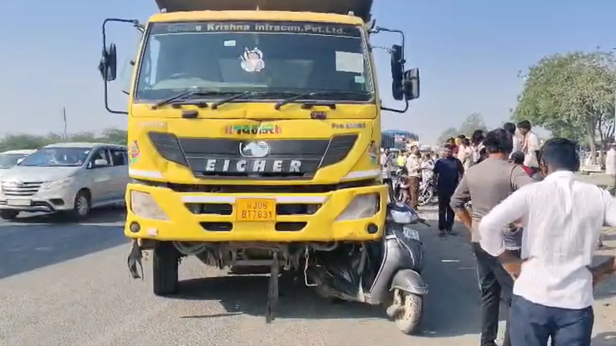 વડોદરાના તરસાલીમાં અકસ્માતઃ બળીયાદેવ મંદિર પાસે ડમ્પરે અડફેટે લેતા એક્ટિવા સવાર આધેડનું મોત