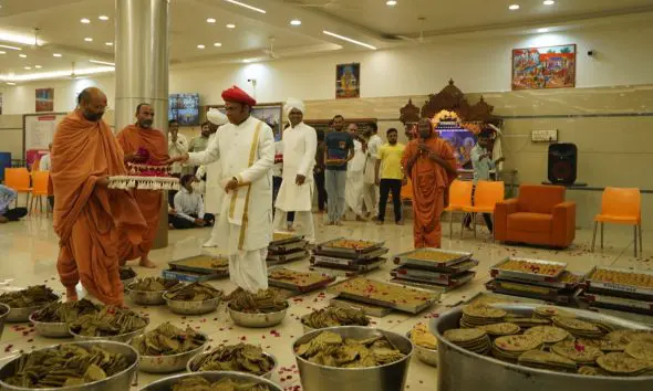 Nadiad News: વડતાલધામમાં શાકોત્સવ ઉજવાયો, 45 હજારથી વધુ ભક્તોએ પ્રસાદનો લાભ લીધો