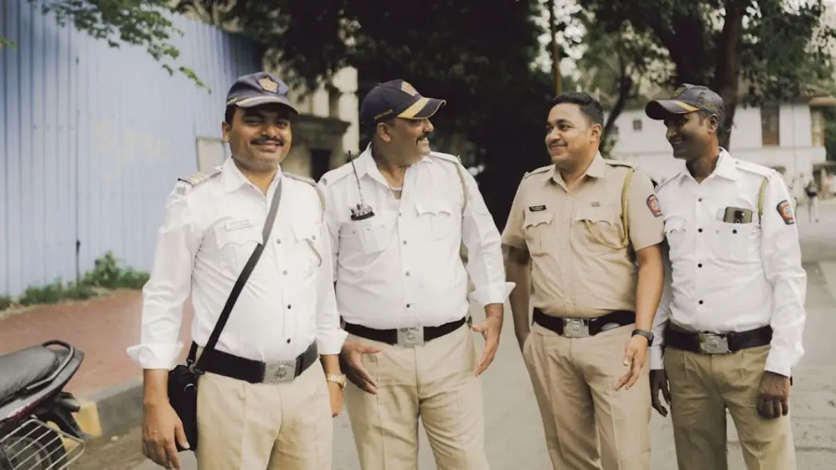 અમદાવાદ પોલીસનું 'મિશન ફિટ ખાખી': હવે ફાંદવાળા પોલીસકર્મીઓએ મેદાનમાં પરસેવો પાડવો પડશે, 3  મહિના સુધી બહારના જમણ પર 'નો એન્ટ્રી'