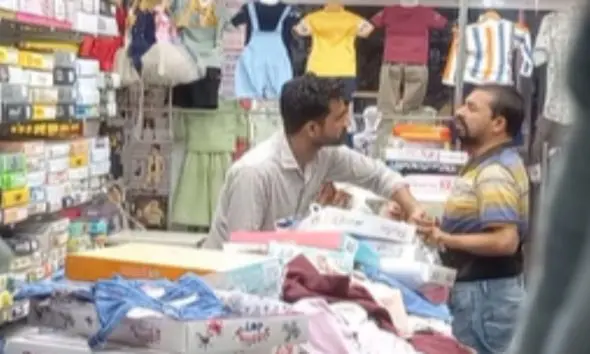 Bharuch: 3 લાખના વ્યાજ પેટે વેપારી પાસેથી રૂ.18 લાખ પડાવ્યા, વ્યાજખોરોના ત્રાસનો વીડિયો વાયરલ થતાં ભરૂચ પોલીસમાં ફરિયાદ