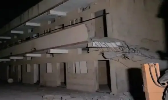 જામનગરમાં 'વ્હાઈટ હાઉસ'ના 72 ગેરકાયદેસર રુમ પર બુલડોઝર કાર્યવાહી, IG નિર્લિપ્ત રાયની મુલાકાત બાદ તંત્રે લીધું એક્શન