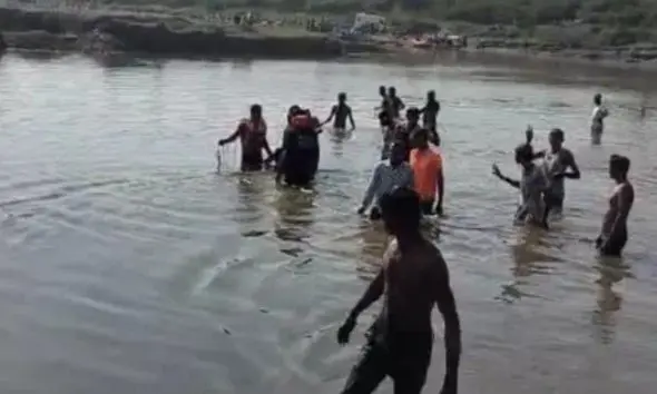 Porbandar: રાણા રોજીવડા ગામમાં કરુણ ઘટના, નેસડા તળાવમાં ન્હાવા પડેલા બે તરુણોના ડૂબી જવાથી મોત