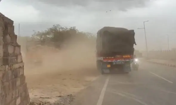 ગુજરાતમાં કમોસમી આફતઃ જામનગરમાં જોરદાર પવન ફૂંકાતા અનેક વિસ્તારોમાં વીજળી ગુલ, કચ્છમાં ધૂળની ડમરીઓથી વિઝિબિલિટી ડાઉન