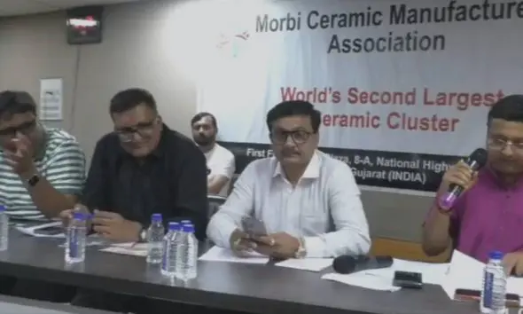 મિડલ ઈસ્ટમાં તણાવને પગલે મોરબીના સિરામિક ઉદ્યોગ પર સંકટના વાદળો, ગેસની અછત વચ્ચે 650 એકમોમાં એક મહિનાનું ફરજિયાત વેકેશન