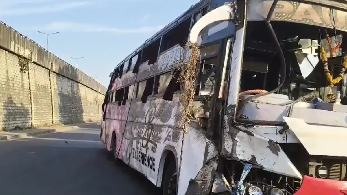Navsari: નવસારી NH48 પર ગમખ્વાર અકસ્માત, મુંબઈથી અમદાવાદ જતી લક્ઝરી બસ પલટી; 5 મુસાફરો ઈજાગ્રસ્ત