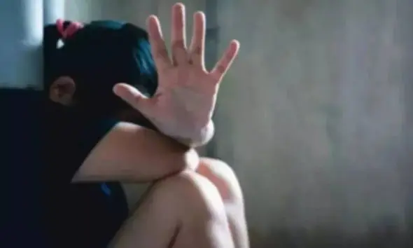 Jamnagar: ધો.12ની વિદ્યાર્થિનીને કારમાં બેસાડી દુષ્કર્મ આચર્યું, મહિલા પોલીસકર્મીના પતિ પર ગંભીર આક્ષેપ