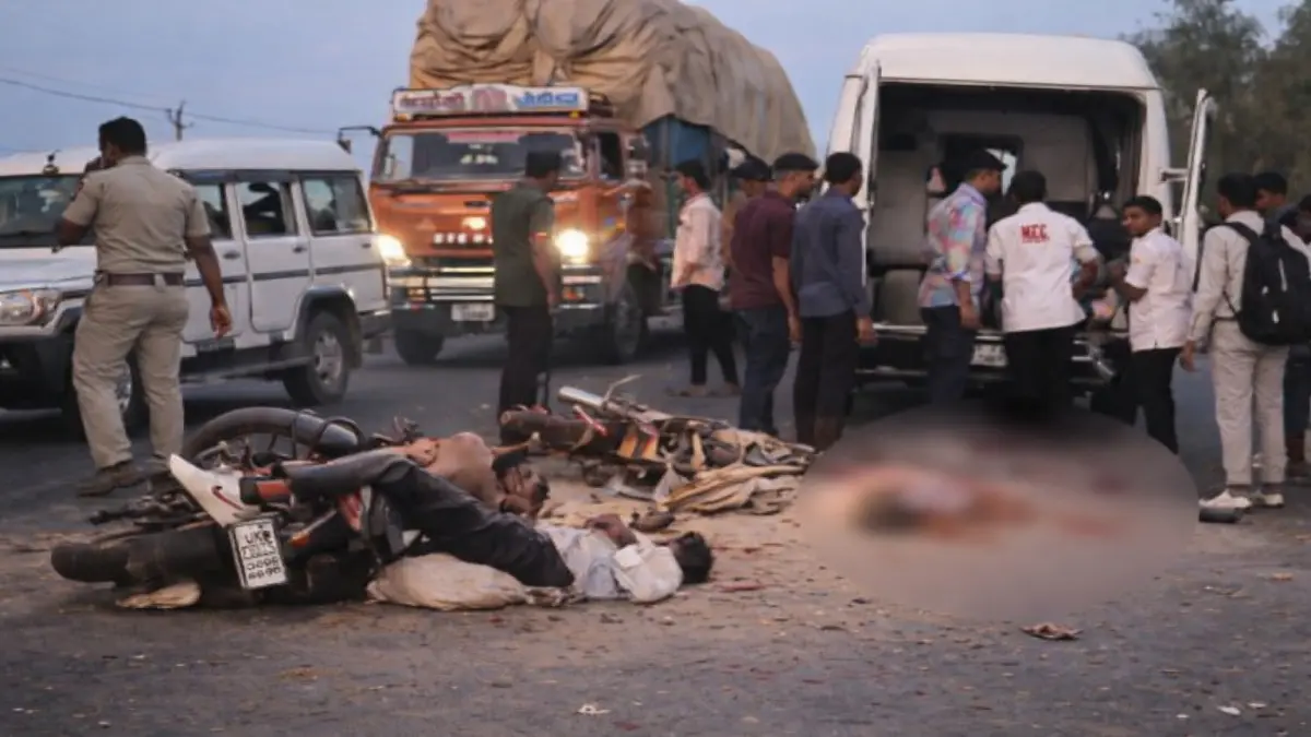 Tapi: ઉચ્છલ-નિઝર હાઇવે પર બે બાઈક વચ્ચે ભયાનક ટક્કર, બોર્ડની પરીક્ષા આપી પરત ફરતાં 3 વિદ્યાર્થીના કમકમાટીભર્યા મોત