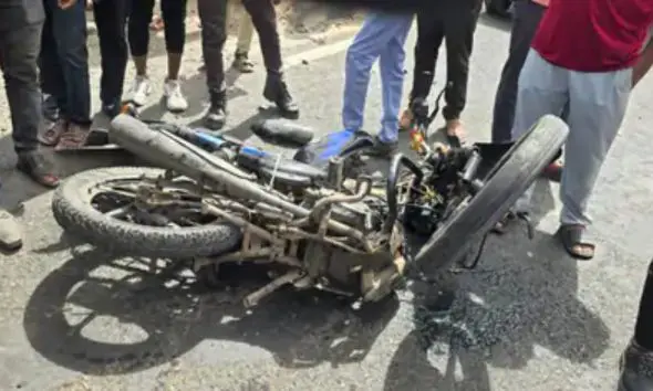 Kheda: કાળમુખા ટ્રકે બાઈકને ટક્કર મારતા અમદાવાદના શાહ પરિવારનો માળો વિખાયો, નીચે પટકાયેલા પિતા સહિત બે પુત્રોના મોત