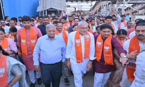 Valsad: 'વંદે ભારત' ટ્રેનમાં બેસી વલસાડ પહોંચ્યા જગદીશ વિશ્વકર્મા, સંગઠનાત્મક બેઠકમાં આપ્યું માર્ગદર્શન