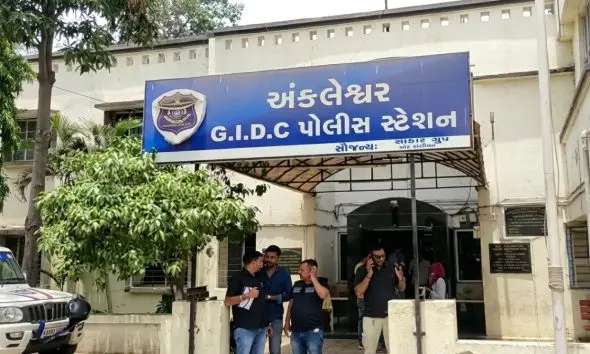 Bharuch: અંકલેશ્વરમાં પિતા-પુત્રીના સંબંધને લજવતી ઘટના; 11 વર્ષની પુત્રી પર દુષ્કર્મ કર્યાનો પિતા પર ગંભીર આરોપ
