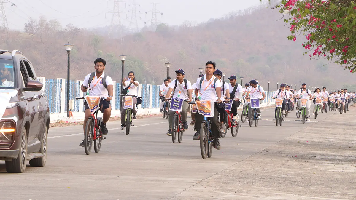 narmada-news-swami-vivekananda-cycle-yatra-from-ekta-nagar-to-vadodara-713684