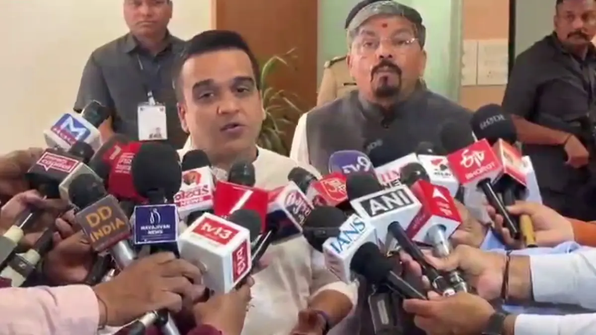 Gujarat UCC Bill: વિધાનસભામાં મુખ્યમંત્રી ભૂપેન્દ્ર પટેેલે UCC બિલ રજૂ કર્યુ, હર્ષ સંઘવીએ કહ્યું- સૌ બહેનો માટે ખૂબ મોટું રક્ષણ પૂરવાર થશે