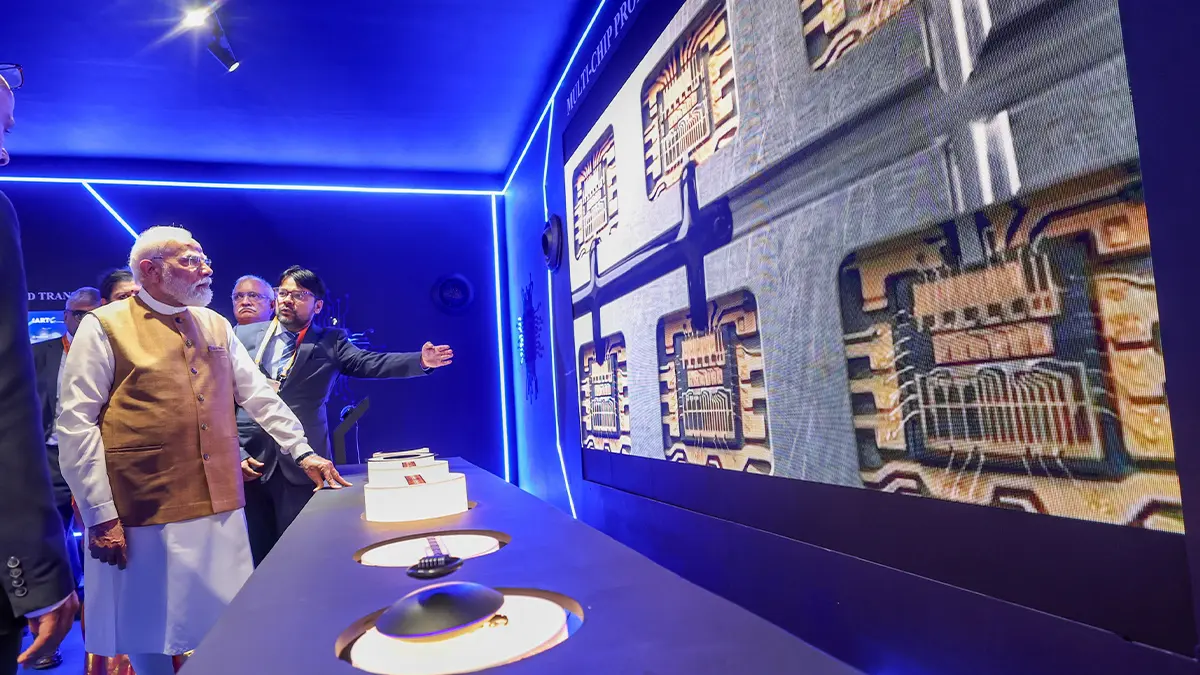 વડાપ્રધાન નરેન્દ્ર મોદીએ સાણંદમાં GIDCમાં કેન્સ સેમિકોન પ્લાન્ટનું ઉદ્ઘાટન કર્યું, કહ્યું- સાણંદમાં બનેલા મોડ્યુલ્સ અમેરિકન કંપનીઓ સુધી પહોંચશે