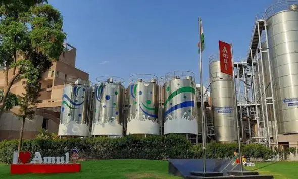 અમૂલનો વૈશ્વિક ડંકો: ટર્નઓવર 1 લાખ કરોડ પાર કરી રચ્યો ઇતિહાસ, ભારતની સૌથી મોટી FMCG કંપની બની