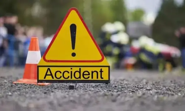 adalaj-highway-accident-mother-dies-falling-from-scooter-kalol-gandhinagar