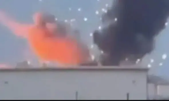 Iran Missile Attack: ઈરાનના મિસાઈલ હુમલામાં બહેરીનની સૌથી મોટી ઓઈલ રિફાઈનરીમાં લાગી આલગ, સામે આવેલો આ વીડિયો જુઓ