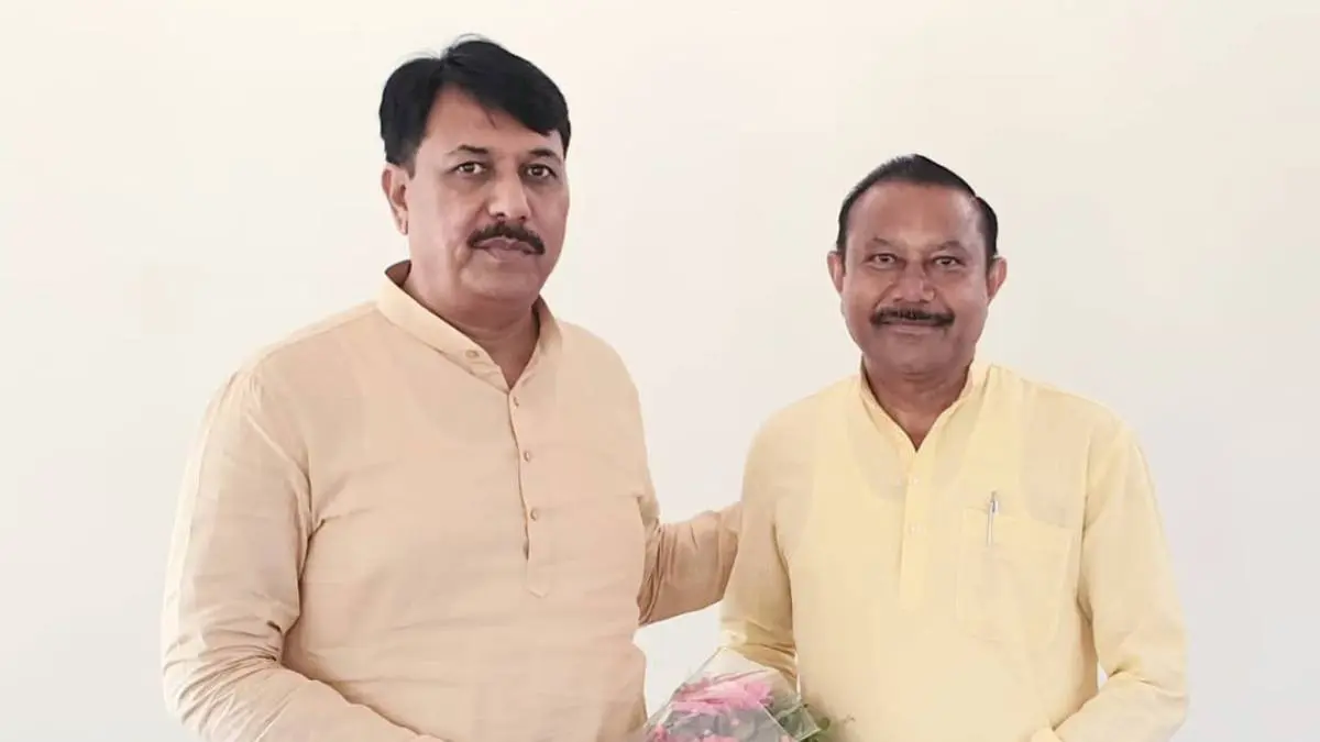 ઉમરેઠ વિધાનસભા બેઠકની પેટાચૂંટણીઃ કોંગ્રેસે અનુભવી ભૃગુરાજસિંહ ચૌહાણને મેદાનમાં ઉતાર્યા, ભાજપના હર્ષદ પરમાર સામે જામશે જંગ