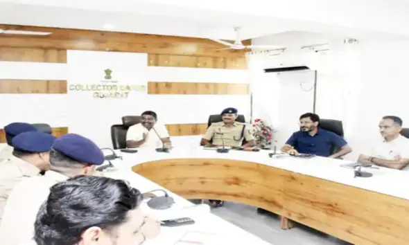 Dahod: આગામી પંચાયત ચૂંટણીઓની તૈયારીઓ શરુ: કલેક્ટરની નોડલ અધિકારીઓ સાથે સમીક્ષા બેઠક