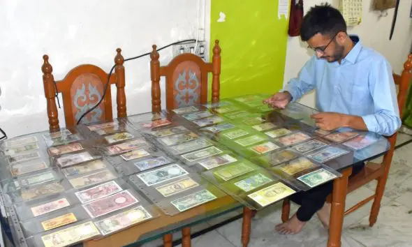 વડોદરાના એન્જિનિયરનો અનોખો શોખ, ફૈઝલ દૂધવાલા પાસે વિશ્વભરની '1'ની દુર્લભ નોટોનો સંગ્રહ, જુઓ તસવીરો