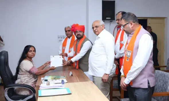 Anand: ઉમરેઠ બેઠકની પેટાચૂંટણીમાં ભાજપનું શક્તિ પ્રદર્શન, હર્ષદ પરમારે મુખ્યમંત્રીની હાજરીમાં ઉમેદવારી પત્ર ભર્યું