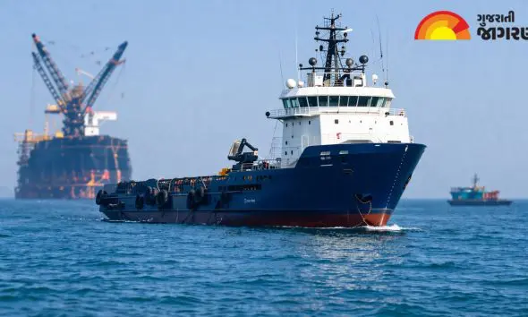 હોર્મુઝ સંકટ વચ્ચે રાહતના સમાચાર: 4 વિશાળ જહાજોએ સમુદ્રમાં શોધ્યો નવો સેફ રૂટ; ભારત આવી રહ્યું છે LNG ટેન્કર