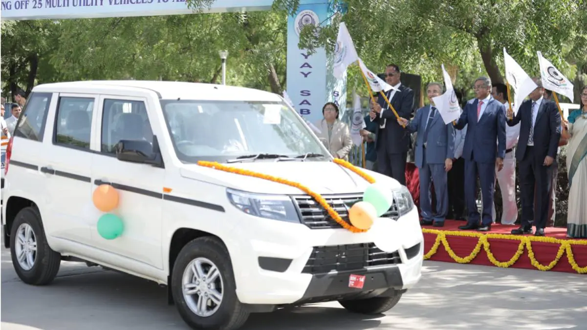 બનાસકાંઠામાં કાનૂની જાગૃતિનો નવો અધ્યાય: છેવાડાના માનવી સુધી પહોંચશે ‘મલ્ટી-યુટિલિટી વ્હીકલ’