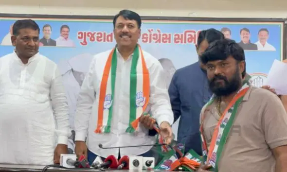 Bhavnagar: બગદાણા હુમલાકાંડના પીડિત નવનીત બાલધિયા કોંગ્રેસમાં જોડાયા, સ્થાનિક સ્વરાજ્યની ચૂંટણી લડવાના સંકેત આપ્યા