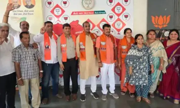 નવસારી જિલ્લા પંચાયત ચૂંટણીઃ મતદાન પૂર્વે જ ભાજપનો વિજયી શંખનાદ, 3 બેઠકો બિનહરીફ જીતી; વિપક્ષ મેદાનમાં જ નહતો