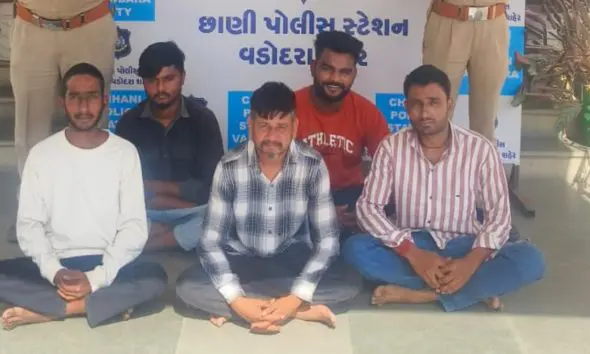 Vadodara: વડોદરાના પદમલા ગામે બે જૂથો વચ્ચે હિંસક અથડામણ, ઓવરટેક કરવા મુદ્દે થયો ડખ્ખો; 29 શખ્સોની ધરપકડ